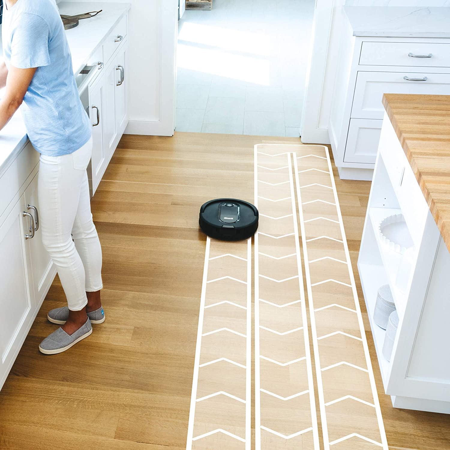 Controlled Robot Vacuum with Wifi and Home Mapping/ Black