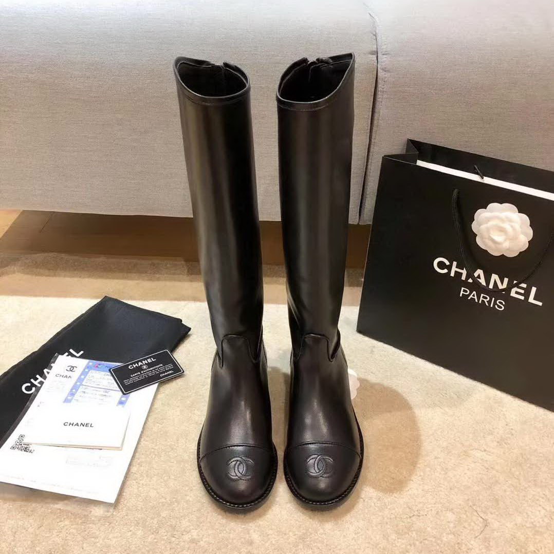 20秋季最新专柜款-香奈儿Chanel2020秋冬新品系列！经典鞋形+英伦休闲设计，经典耐看！原版倒模楦型，极致1:1形体