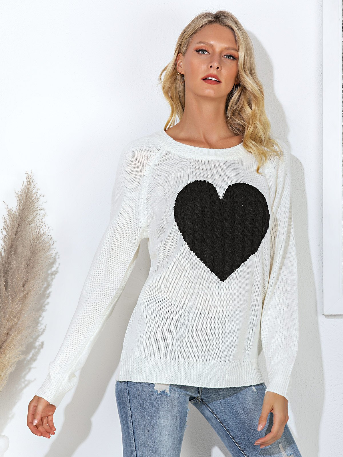 Heart Printed Crew Neck Knitted Long Sleeve Sweaters