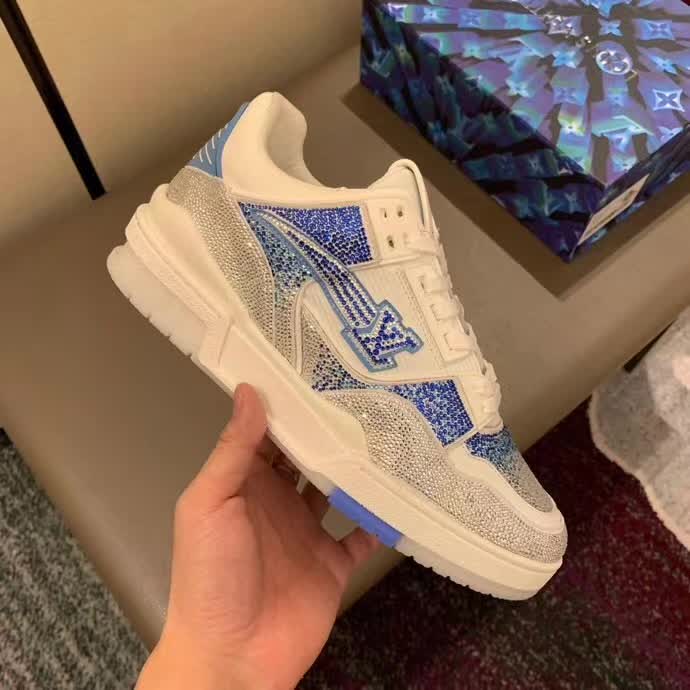 20秋季最新专柜款-路易威登LV2020早秋新款休闲鞋情侣款，专柜同步，原版底，独家活动成型底超级舒适