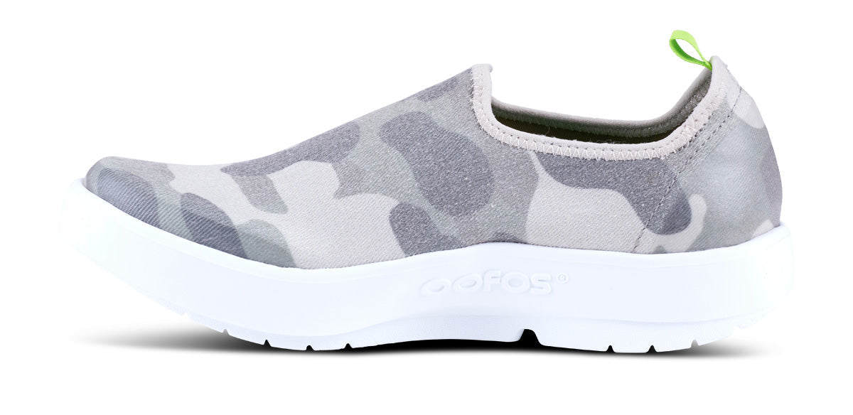 Women's OOmg eeZee Low Shoe - Green Camo