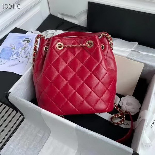【原版皮】香奈儿/Chanel 新款抽绳包，选用小羊皮经过特殊工艺抛光，皮面略微亮闪闪，增加了耐磨度同时又超质感，经典的菱格纹设计，双C纽扣设计，19的皮穿金属粗链条，款号：AS1900