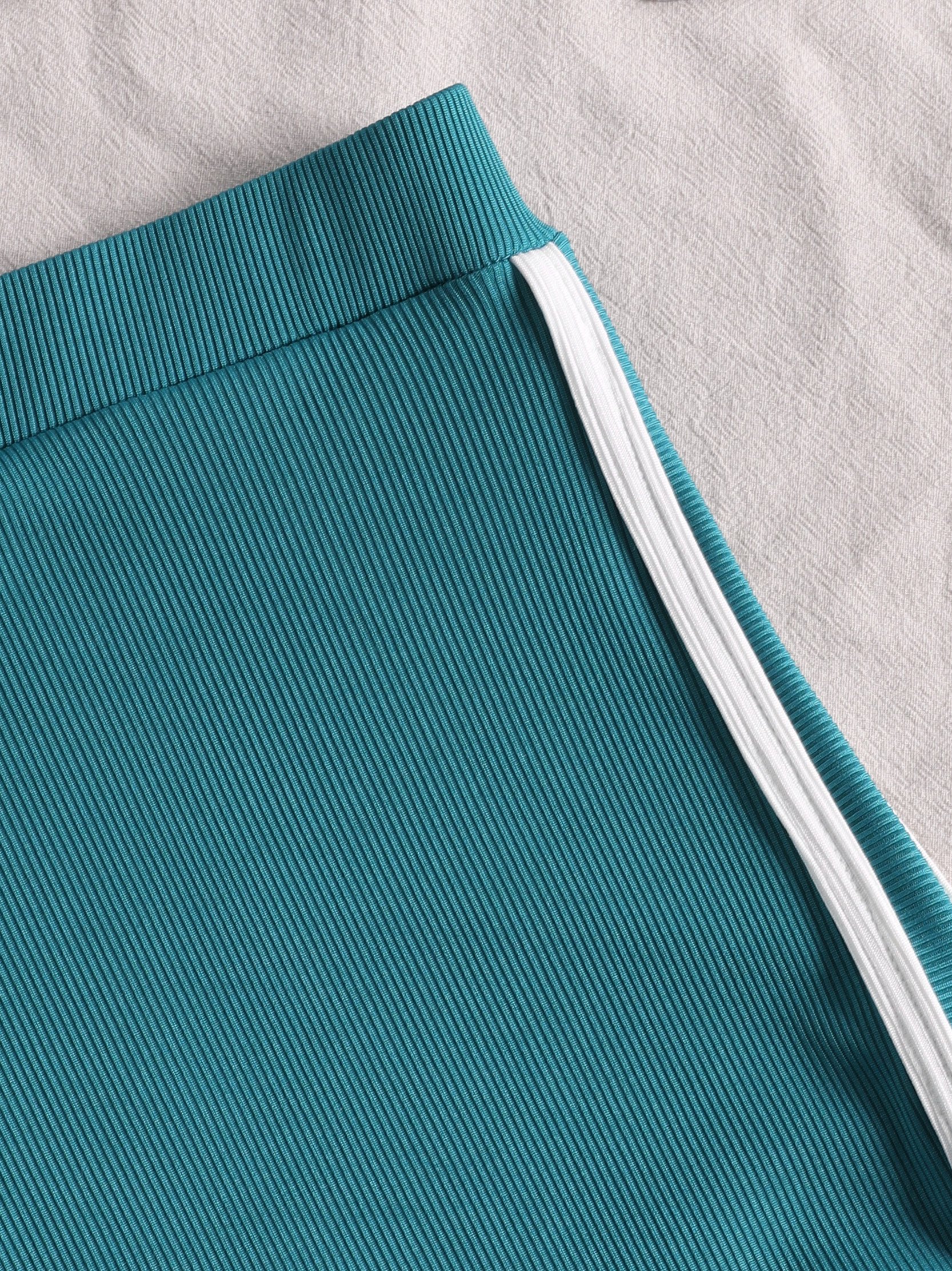 Contrast Hem Three Piece Halter Bikini Swimsuit