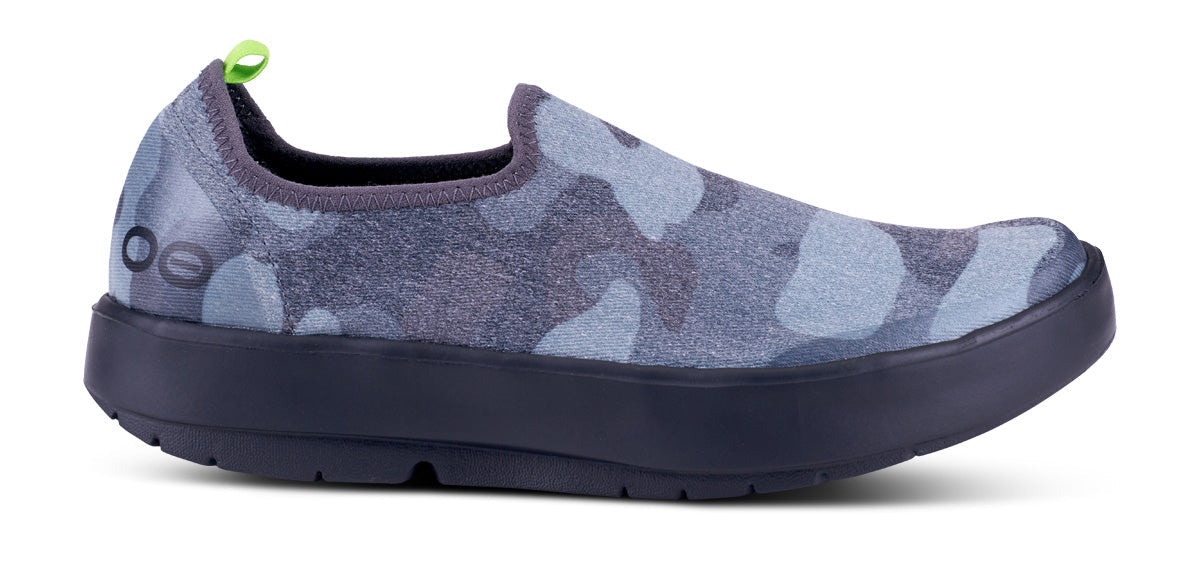Women's OOmg eeZee Low Shoe - Black Camo
