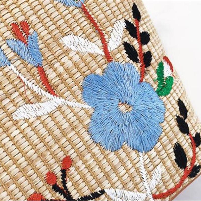 Women Embodied Straw Crossbody Bags