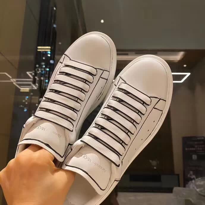 20秋季最新专柜款-麦昆McQueen情侣款经典明星爆款百搭小白鞋，各路明星纷纷上脚，超经典好看