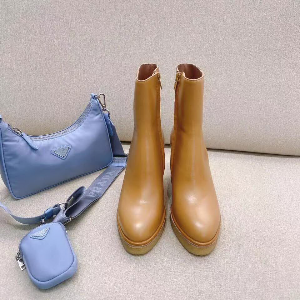 20秋季最新专柜款-赛琳Celine2020爆款秋冬系列！经楦靴型+英伦复古设计，经典耐看