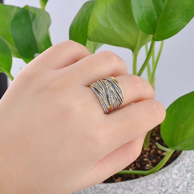 Mytys 18k Gold Plated Vintage Interwined Two Tone Antique Design Fashion Rings