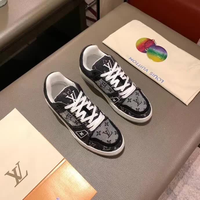20秋季最新专柜款-路易威登LV2020早秋新款休闲鞋情侣款，专柜同步，原版底，独家活动成型底超级舒适