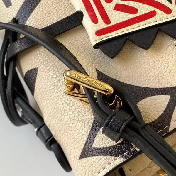 【原版皮】路易威登/LV Pochette Métis 手袋，以压纹皮革呈现超大Monogram印花，搭配顶部编织手柄，涂鸦风格挂饰和S-lock锁扣，即刻俘获视觉焦点，款号：M45384