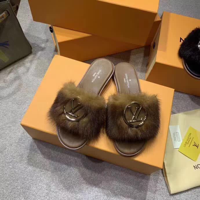 20秋季最新专柜款-路易威登LV新款水貂毛一字拖系列，经典系列拖鞋 专柜最新款，上脚超级透气