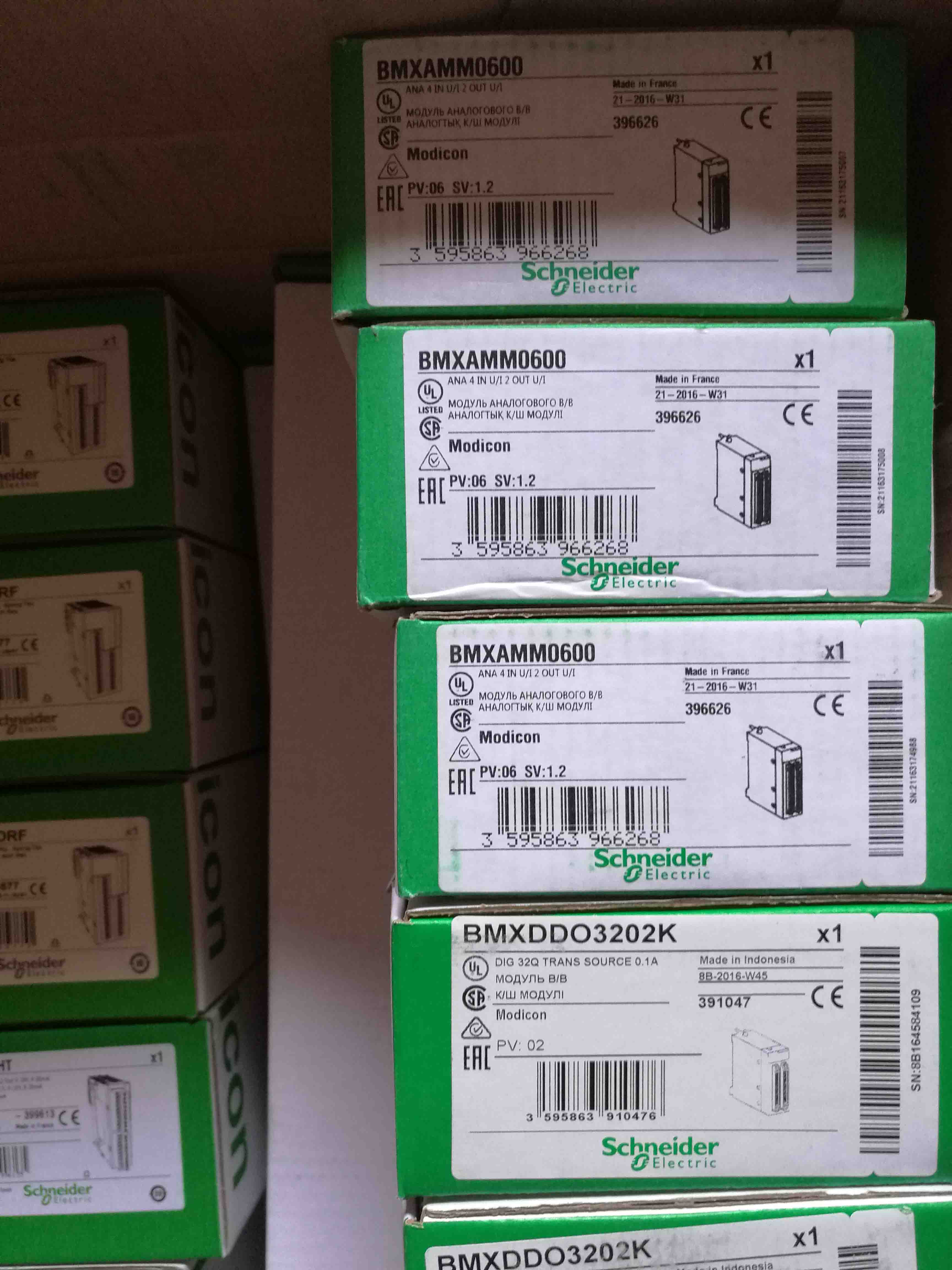 BMXAMM0600 Schneider analog I/O module X80 Original Factory Sealed New