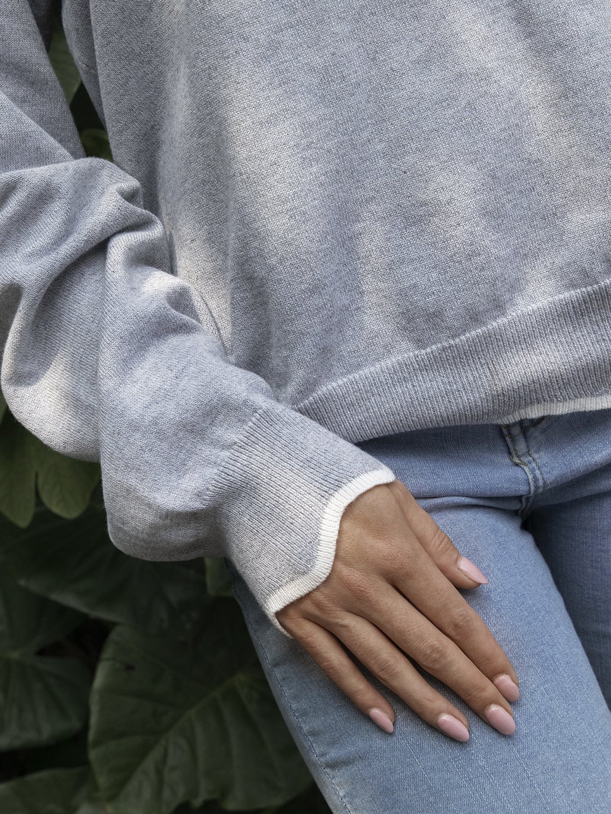 Long Sleeve Solid V Neck Knitted Sweaters