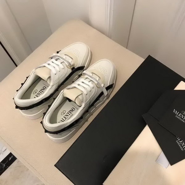 20秋季最新专柜款-华伦天奴Valentino秋季新款重工型铆钉休闲鞋 原版完美楦形.演绎完美选择的你.