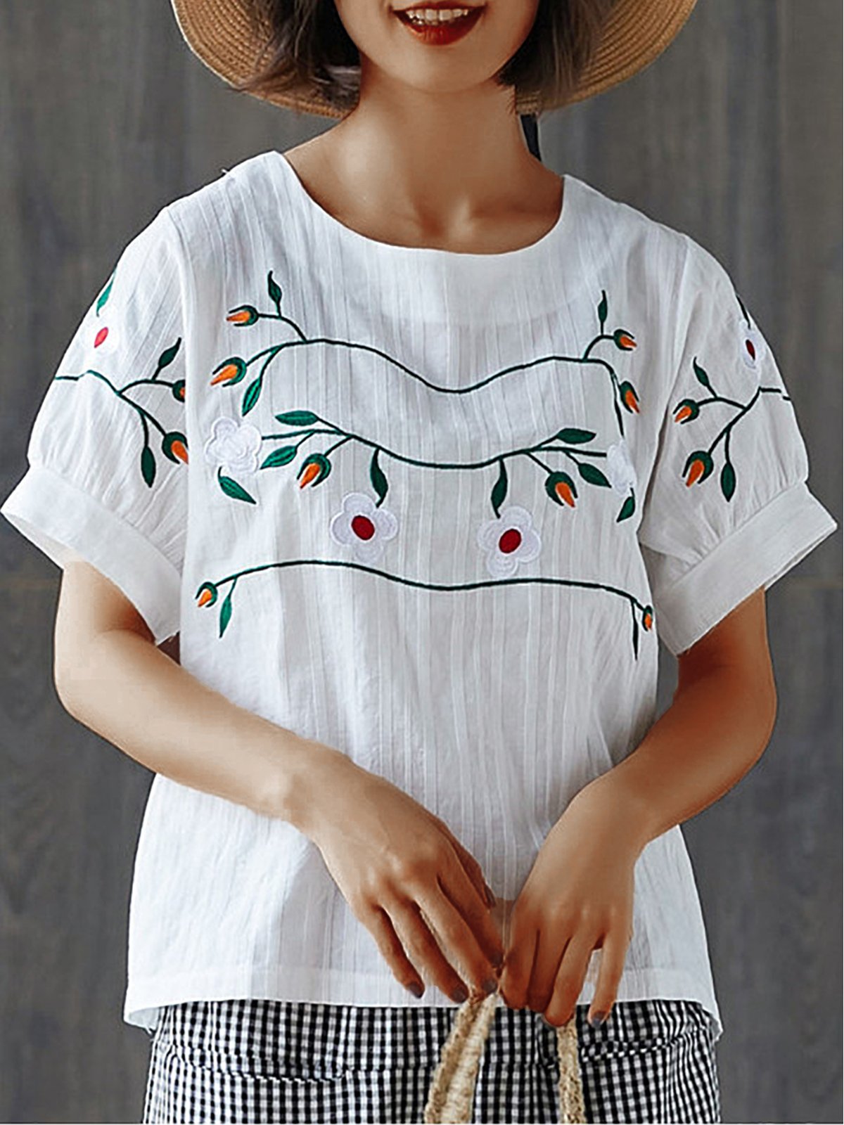 Plus Size Women  Embroidered Floral Short  Sleeve  Round  Neck Cotton And Linen Loose Casual Top
