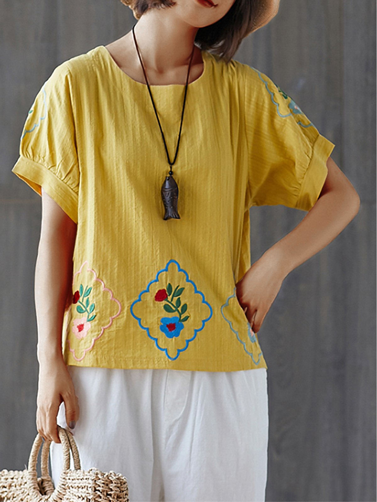 Plus Size Women  Embroidered Short  Sleeve  Round  Neck Cotton And Linen Loose Casual Top