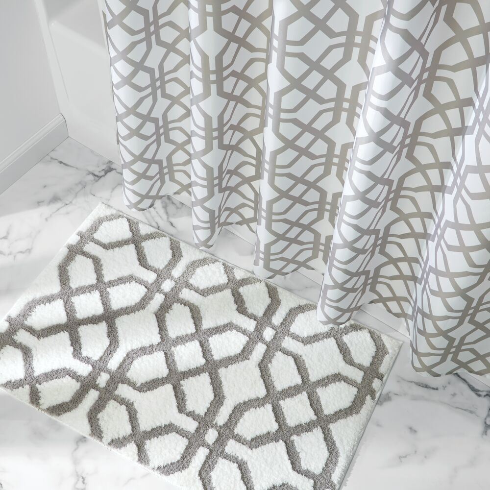 iDesign Trellis Rug 34 x 21 in White and Stone