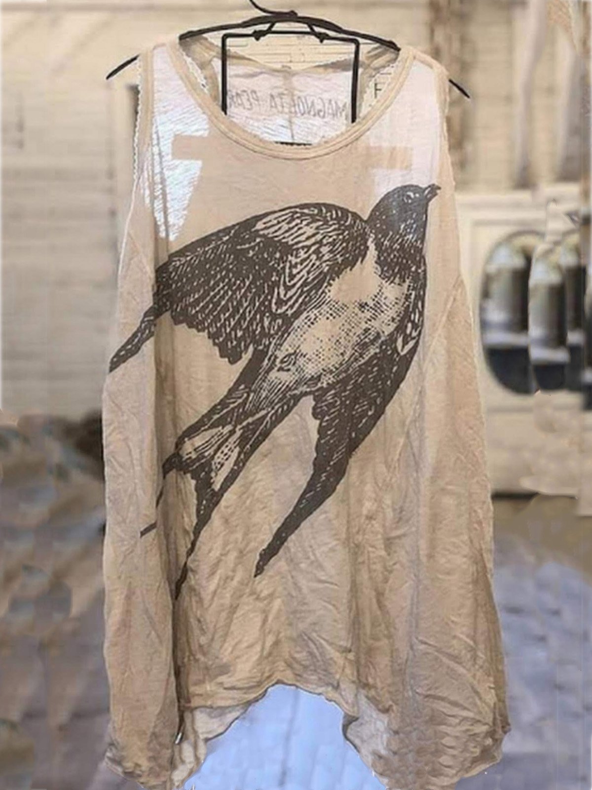 Plus Size Crew Neck Sleeveless Swallow Print Casual Top