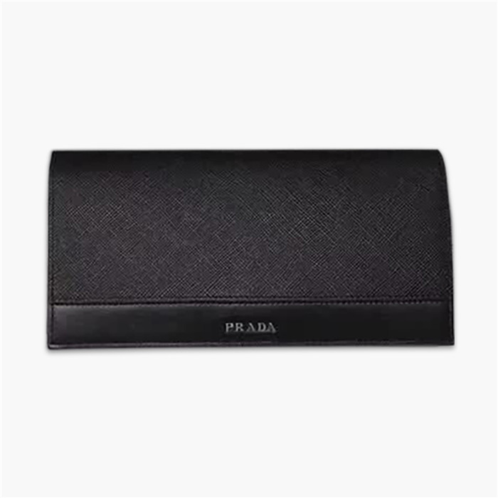 【原版皮】普拉达/Prada 西装钱夹，选用十字纹牛皮裁制而成，拼接光滑皮革点缀字唛徽标，精湛走线均匀整齐，油边顺滑，款号：2MV836