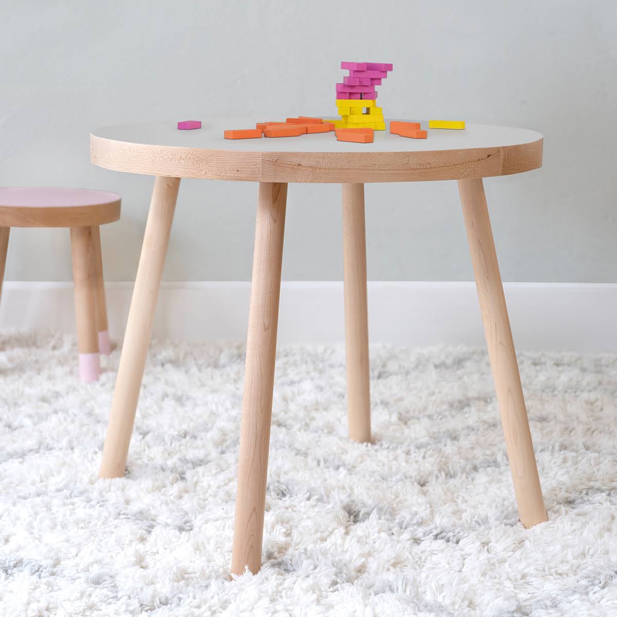 Poco Round Kids Table, Maple/Gray, 23.5x22 Small