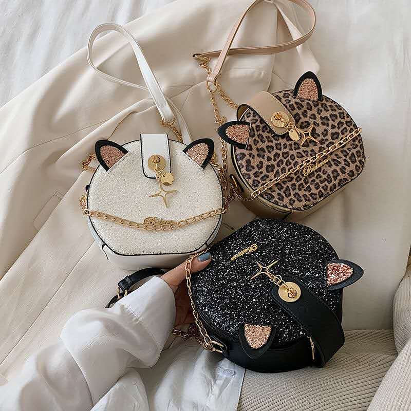 夏の小さなバッグレディースバッグ2020新しいトレンドファッションオールマッチスパンコールメッセンジャーバッグINS小さな丸いバッグ