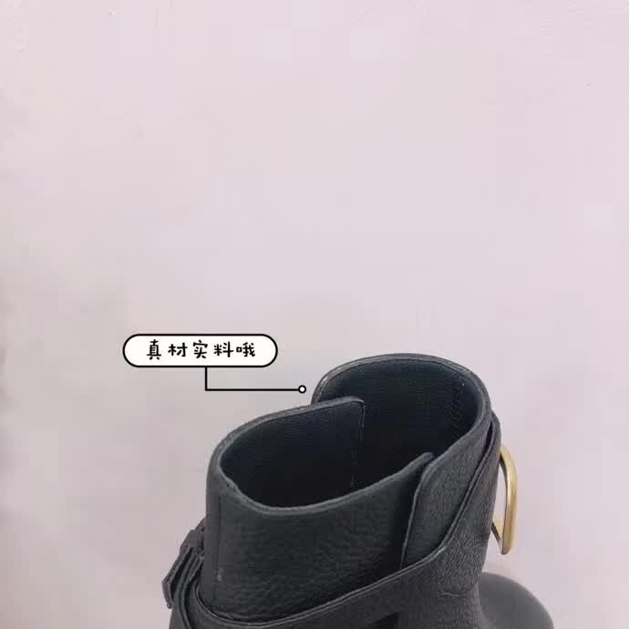 20秋季最新专柜款-华伦天奴Valentino秋冬新品爆款短靴上新，超经典好看，上脚超美