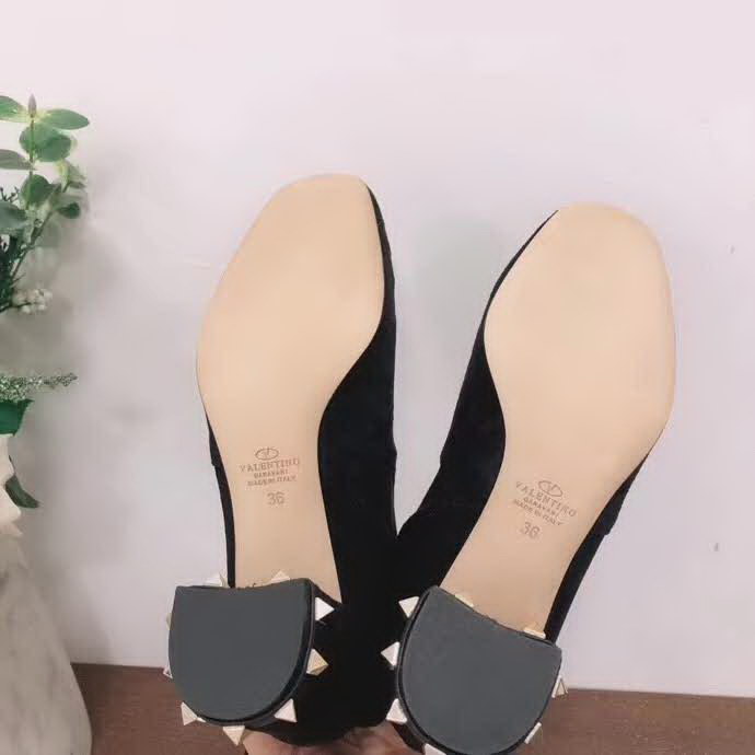 20秋季最新专柜款-华伦天奴Valentino秋冬新款爆款短靴，超经典好看，上脚超美