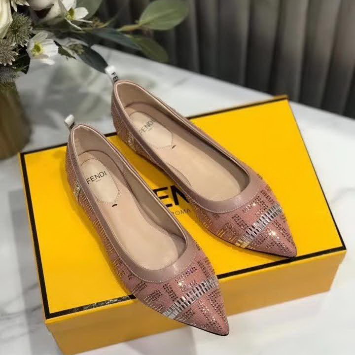 20秋季最新专柜款-芬迪Fendi2020秋季新品，鞋面是半透视纳米科技网眼布制成！水染羊皮内里垫脚，脚感超舒适！真皮大底，防滑防透潮