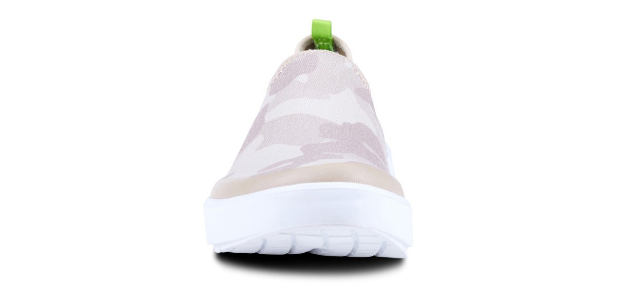Women's OOmg eeZee Low Shoe - Tan Camo