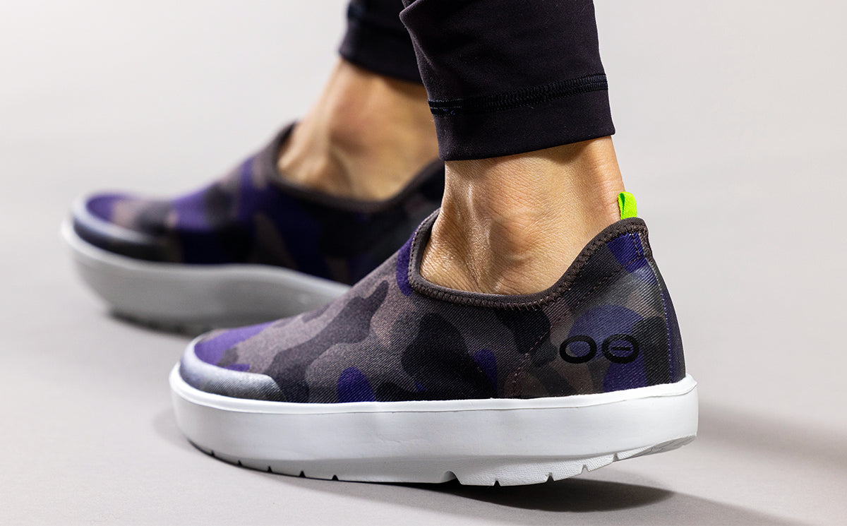 Women's OOmg eeZee Low Shoe - Midnight Camo