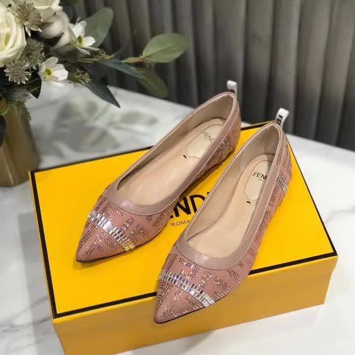 20秋季最新专柜款-芬迪Fendi2020秋季新品，鞋面是半透视纳米科技网眼布制成！水染羊皮内里垫脚，脚感超舒适！真皮大底，防滑防透潮