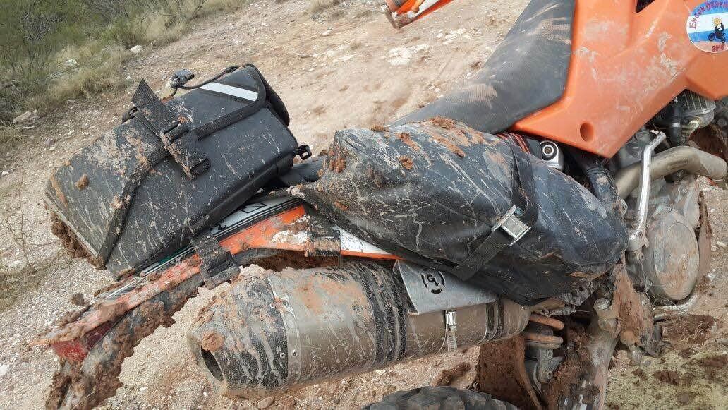 Giant Loop MSB2 Mojavi Saddlebag, Black, 13.5 Liter