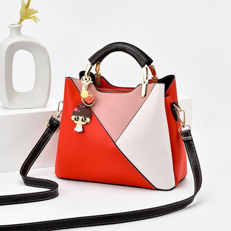 PUレザーバッグ女性2020春と夏のソフトレザートレンディなワンショルダーハンドバッグ多層大容量