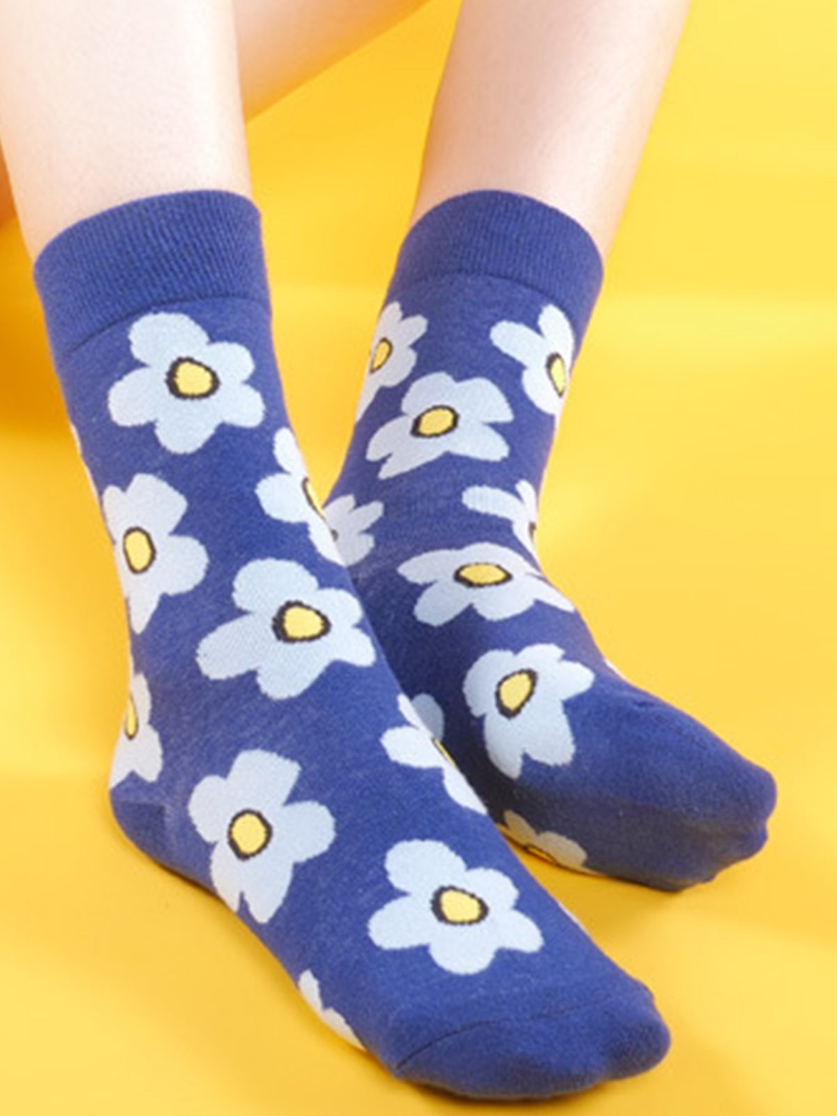 Statement Floral Breathable Cotton Casual Socks