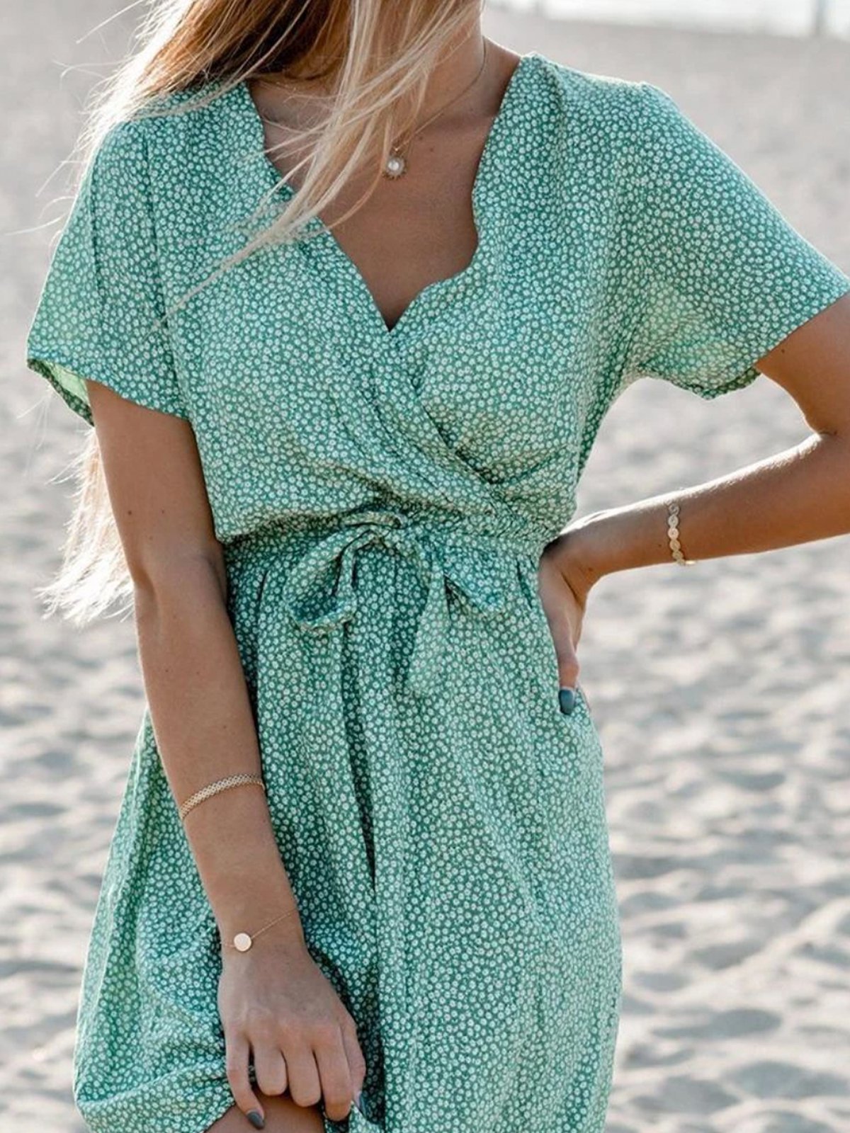 Green Short Sleeve Shift Polka Dots V Neck Dresses With Necklace