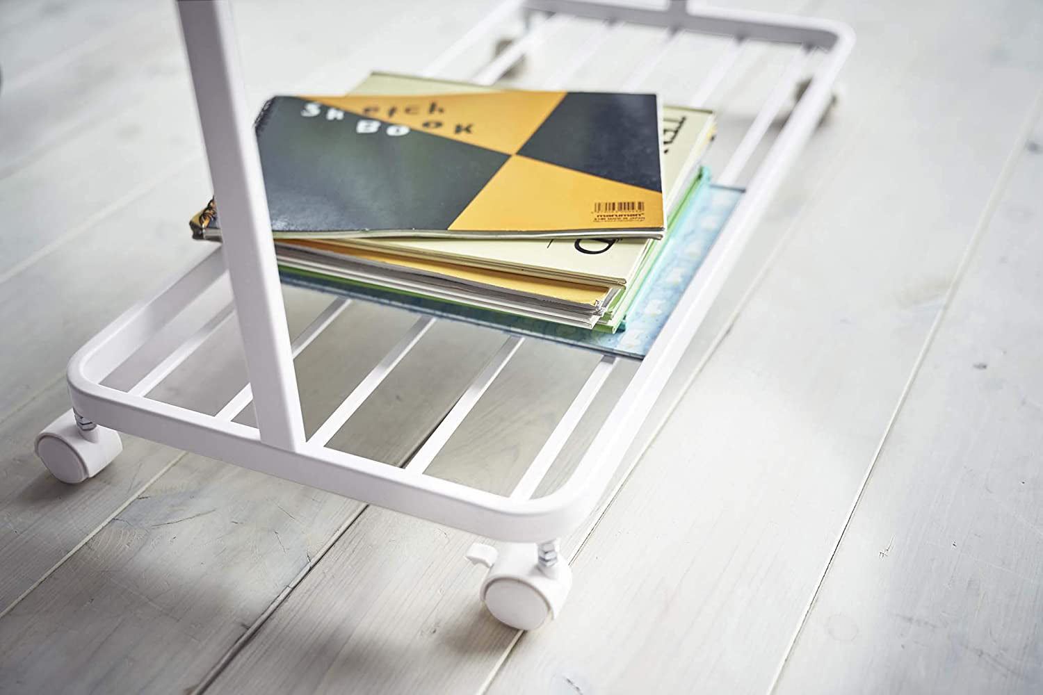 Kids�� Rolling Coat Rack �C Steel