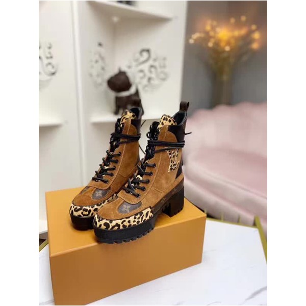 20秋季最新专柜款-路易威登LV2020早秋经典高跟马丁靴沙滩靴，鞋面牛皮/老花皮拼接 牛皮里 整条鞋带都是真皮切条 跟高7cm水台3.5cm 大气显瘦增高 好走不累脚