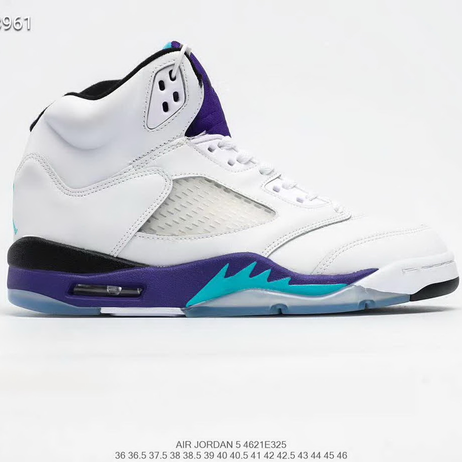 官网同步20秋季最新热销款-耐克/Nike Air Jordan 5，白紫葡萄，庆生鞋款，灵感来自于韦尔斯密斯在，新鲜王子喜事多，中上脚的未穿鞋带的Air Jordan 5 Grape