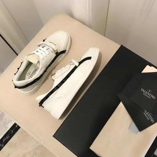 20秋季最新专柜款-华伦天奴Valentino秋季新款重工型铆钉休闲鞋 原版完美楦形.演绎完美选择的你.