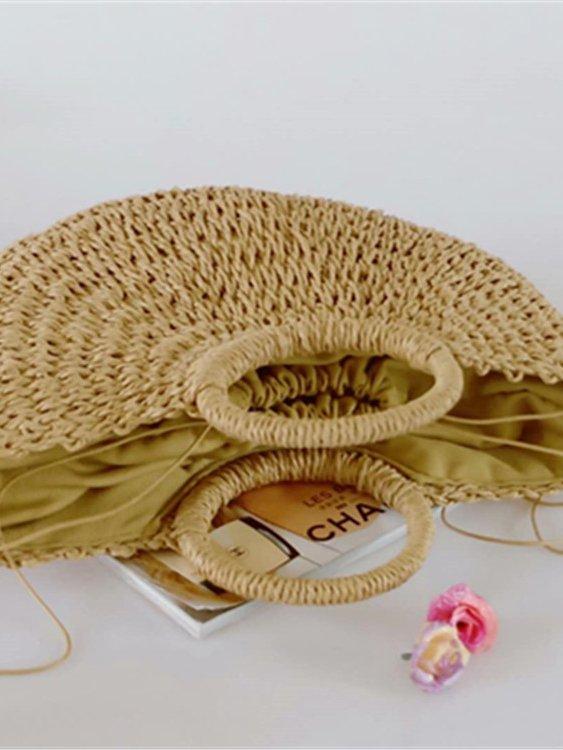 Straw Beach Clutches