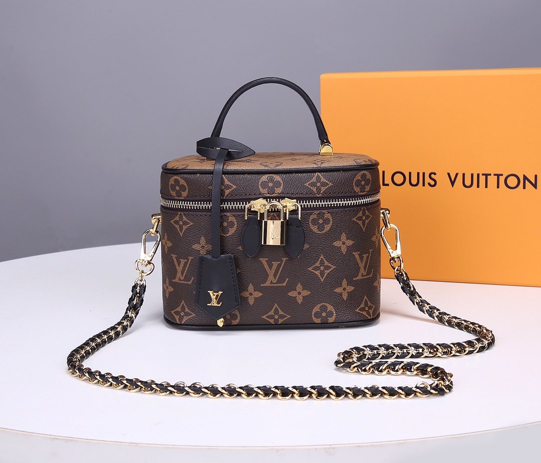 LV 5A quality designer brand replica diagonal span chain handbagbag backpack 200275