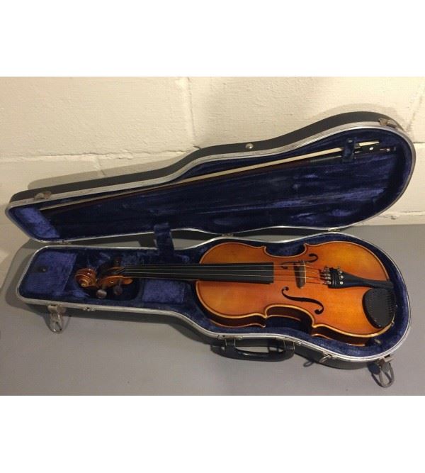 1978 A.R. Seidel “Stradivarius Copy” Viola w/ Bow & Case. 15-1/2′′ Top.