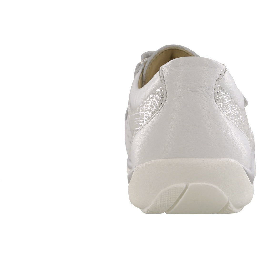 Race Time Chalk / Silver