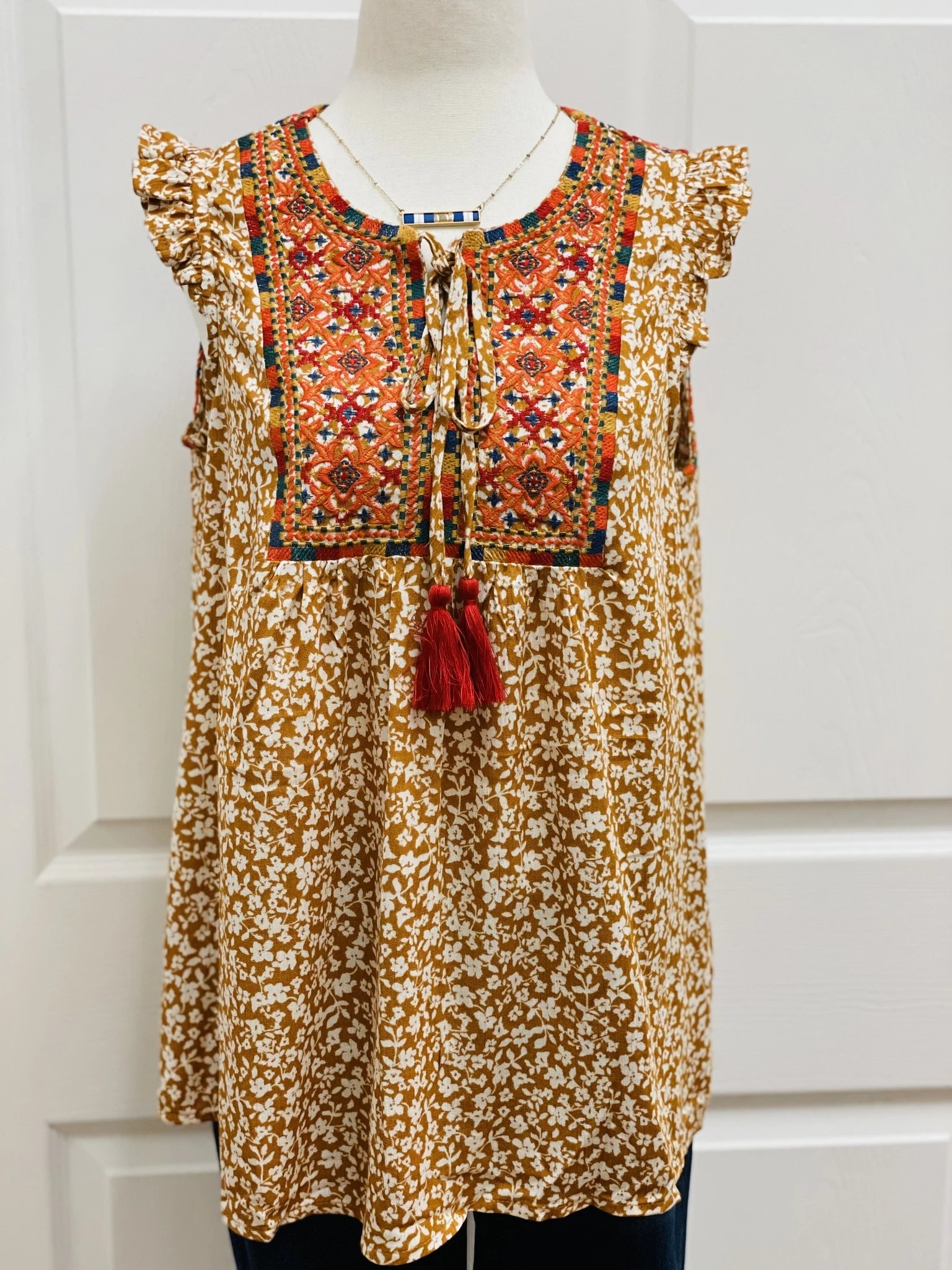 Shift Floral Sleeveless Printed Shirts & Tops