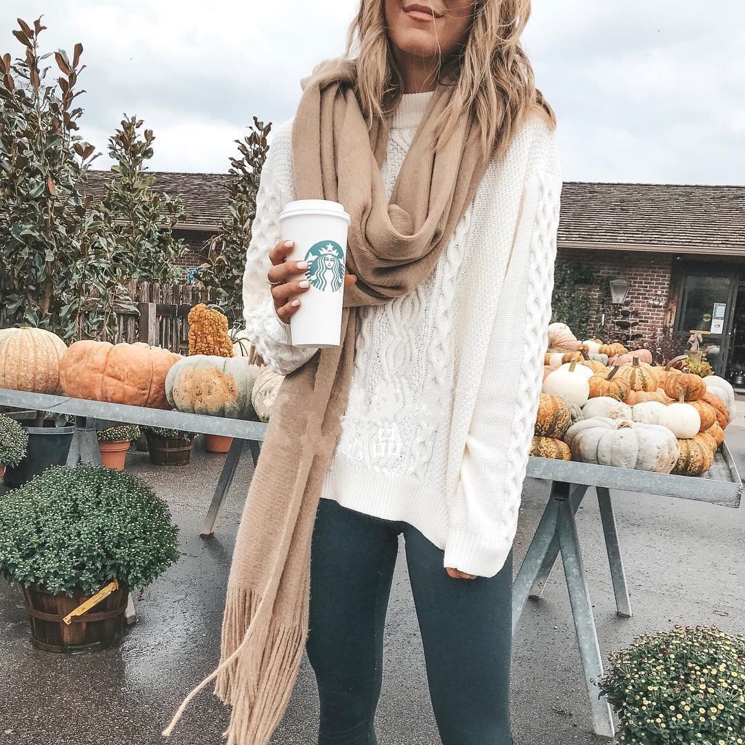 Fashion pure color twist knitting a sweater