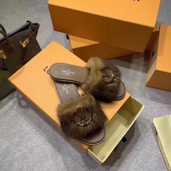 20秋季最新专柜款-路易威登LV新款水貂毛一字拖系列，经典系列拖鞋 专柜最新款，上脚超级透气