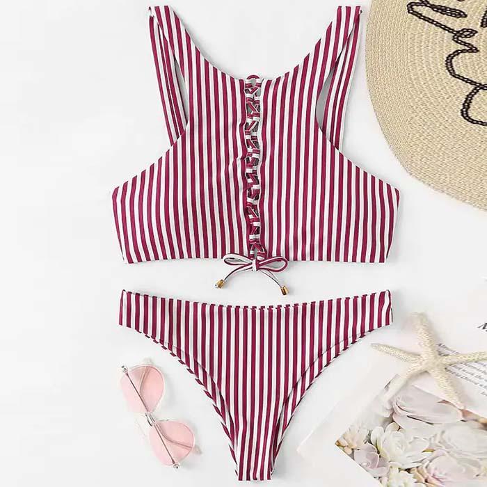 Bikini cu bretele și despicătură, model nou cu dungi