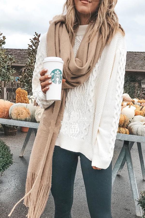 Fashion pure color twist knitting a sweater