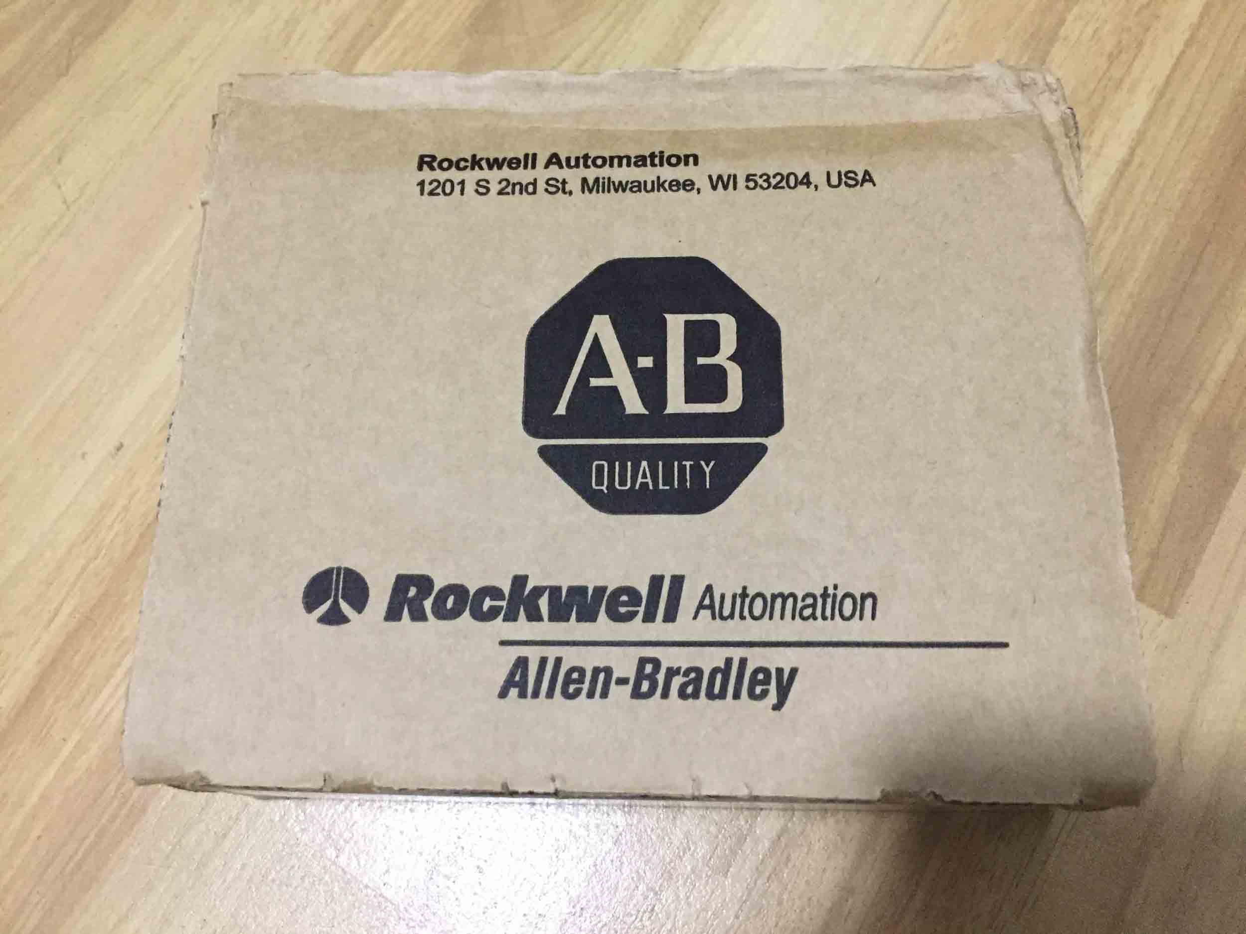 22B-E012F104 Allen Bradley PowerFlex 40 7.5 kW (10 Hp) AC Drive