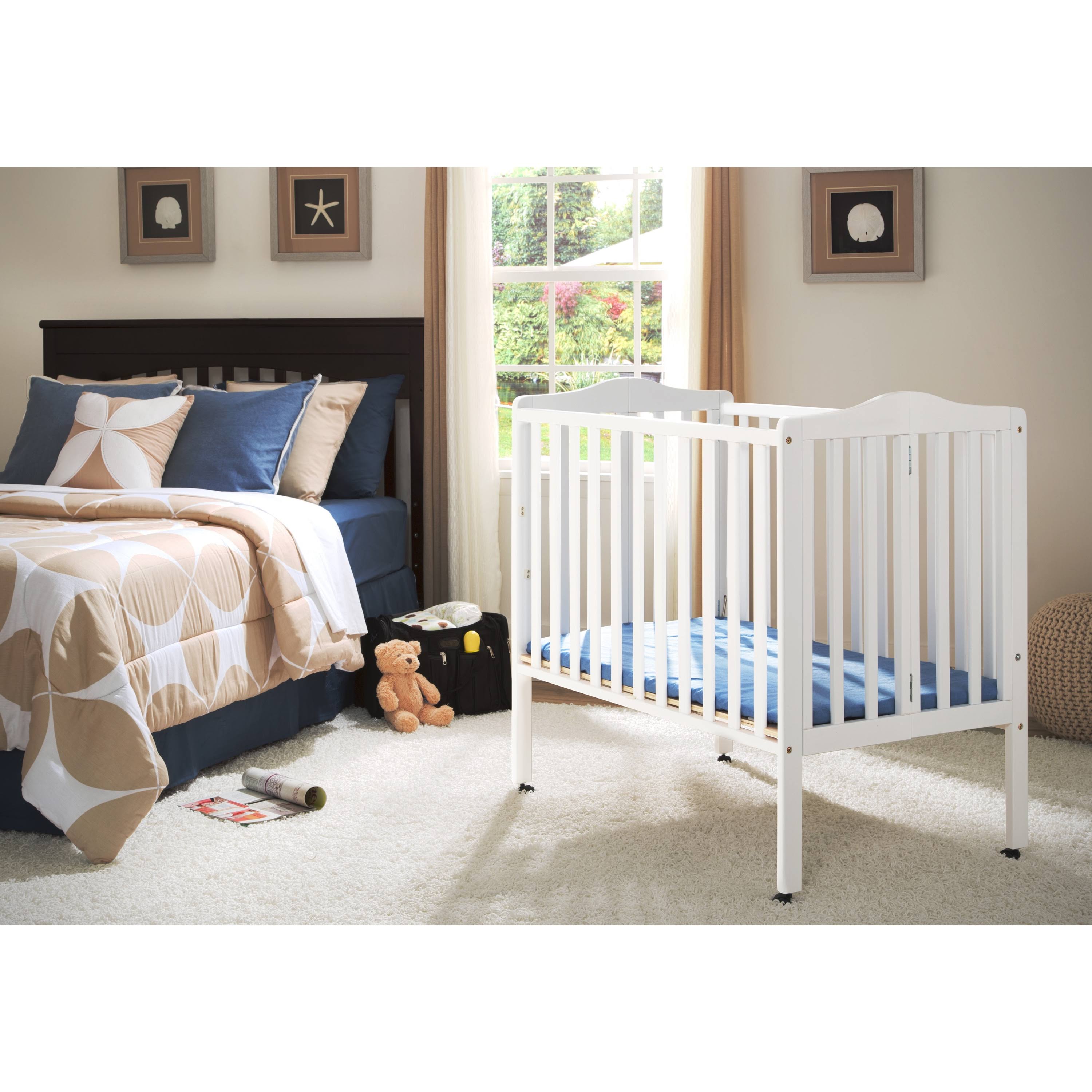 Delta Children Portable Crib with Mattress, Cherry